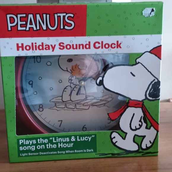 Snoopy Christmas clock - Picture 2 of 3